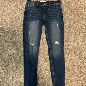 KanCan distressed skinny jeans size 11w 29 inseam